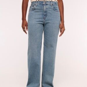 Abercrombie High Rise 90s Relaxed Jean size 28/6R